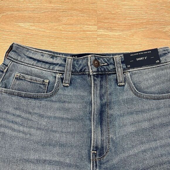 Hollister Shorts Women's 3/2 Medium Wash Denim Ultra High Rise Zip Fly Outdoor - Picture 4 of 6